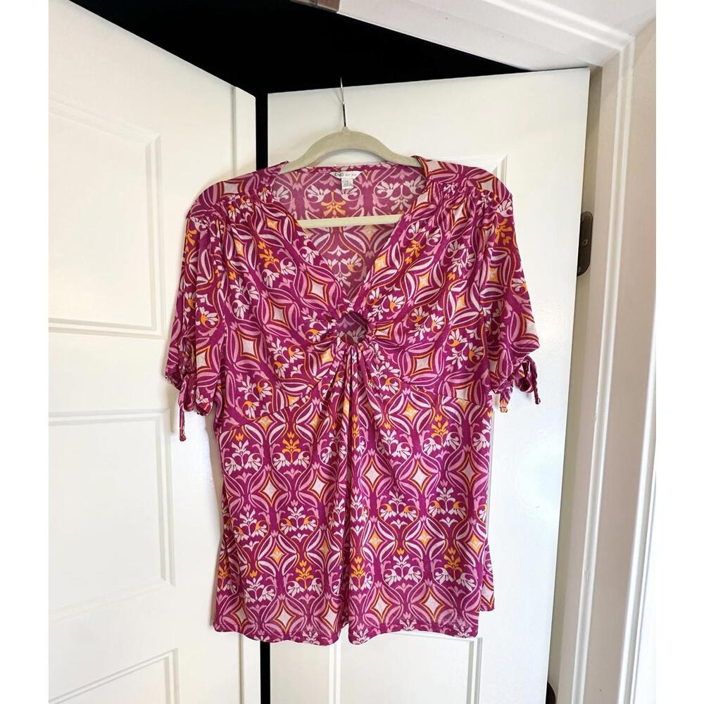 Chicos Magenta And Orange Floral Top Size XL With Keyhole Detail